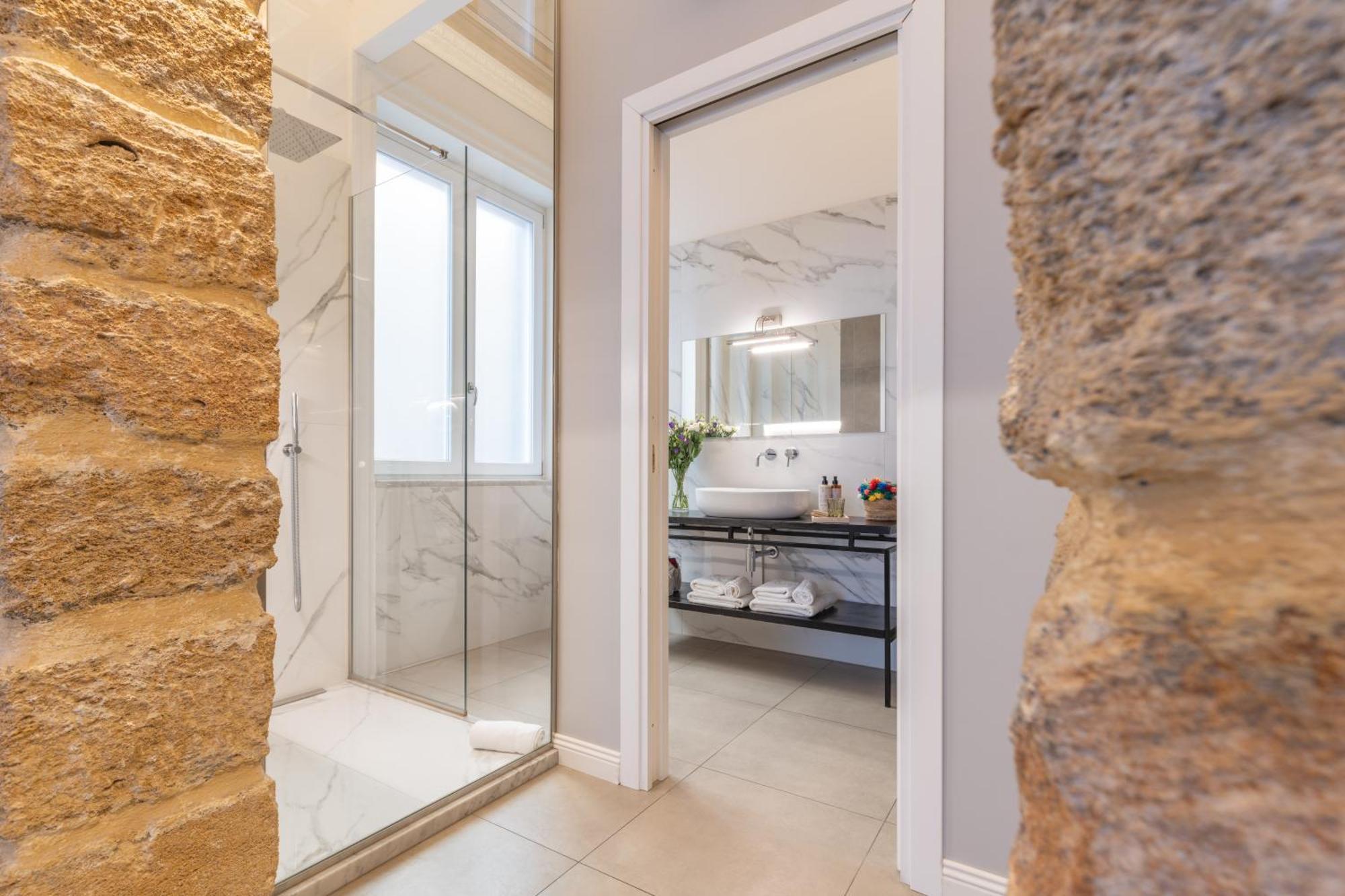 Family Affair Luxury Rooms&suites 2*