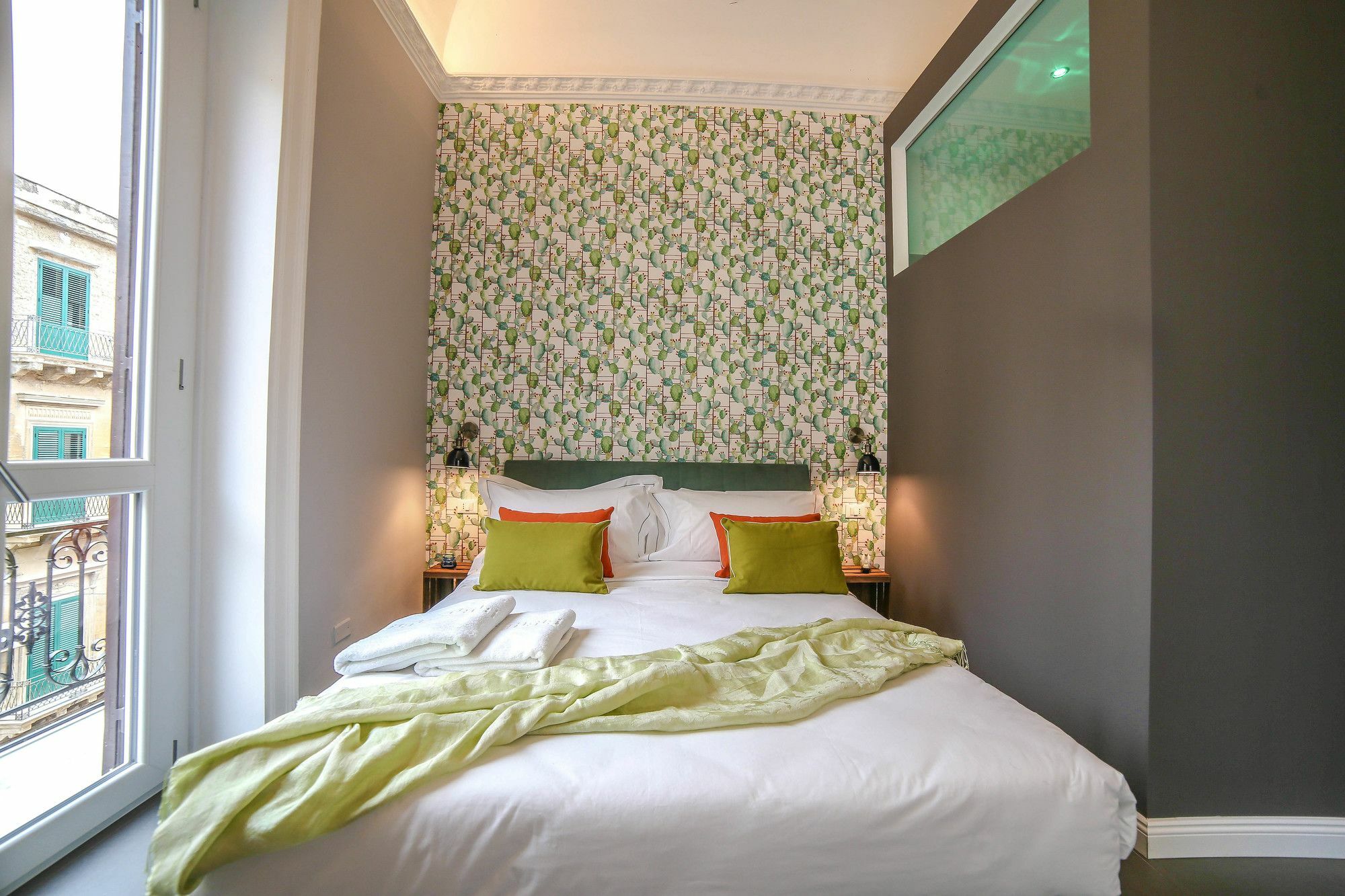 Family Affair Luxury Rooms&suites Bed & Breakfast 2*